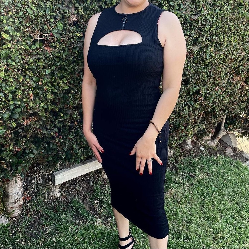 Sleeveless Ribbed Midi Dress- Black